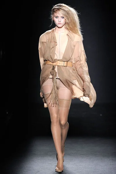 Look 1